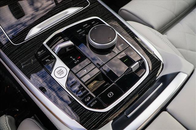Used 2026 BMW X7 xDrive40i AWD/4WD image 21