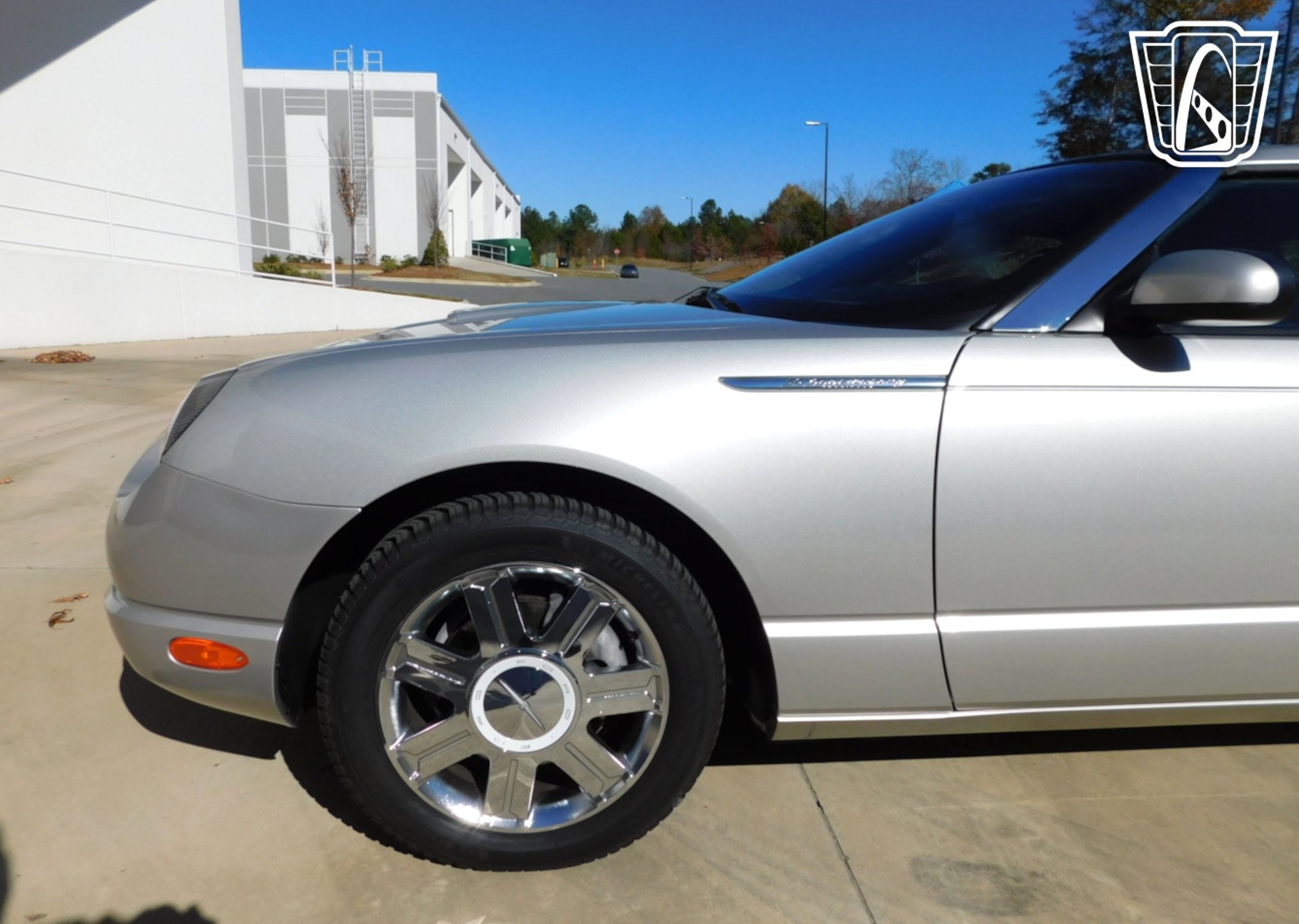 Used 2005 Ford Thunderbird image 10