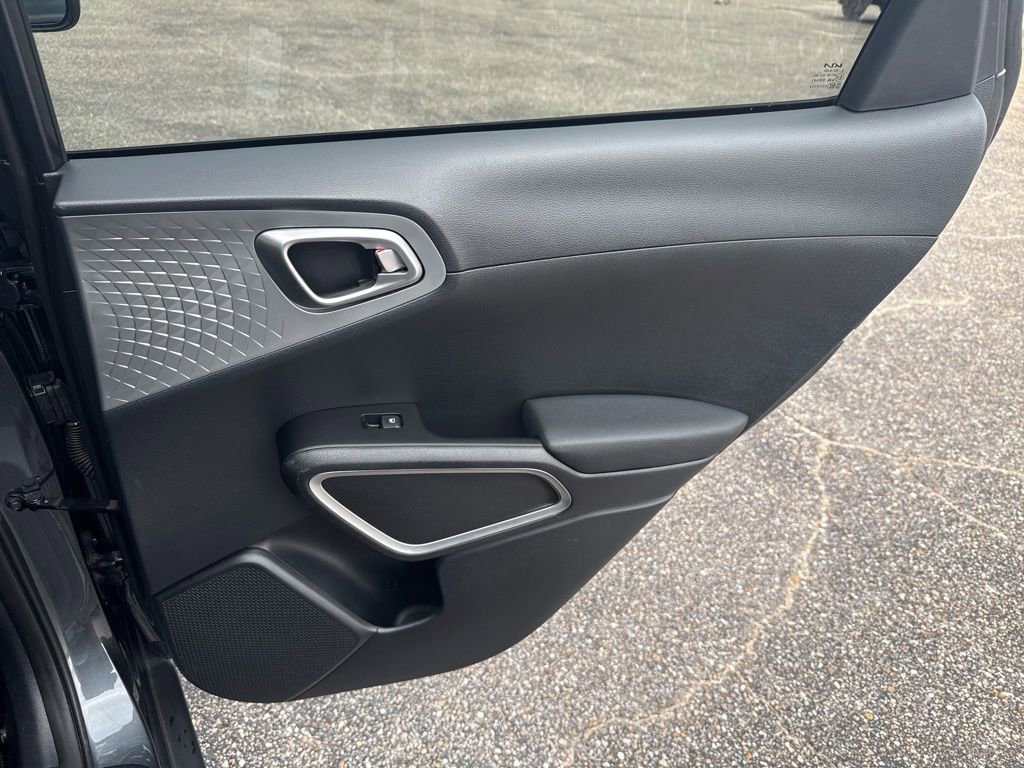 Used 2024 Kia Soul LX w/ Option Group 015 image 24