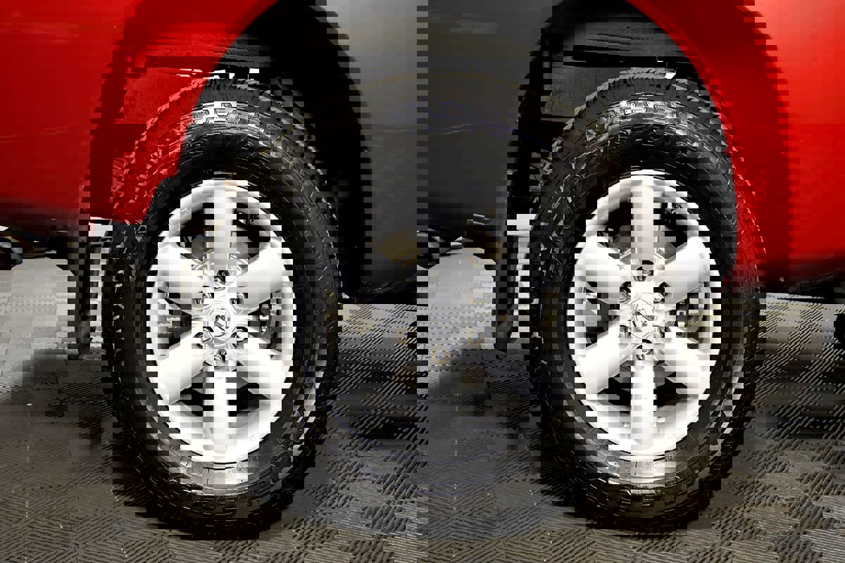 Used 2015 Nissan Titan SV image 54