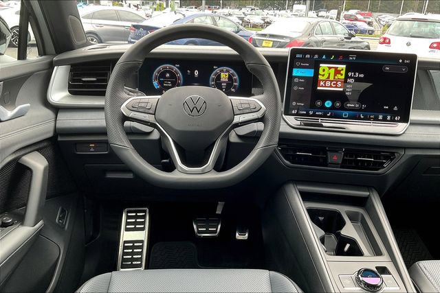 New 2025 Volkswagen Tiguan SE R-Line image 19