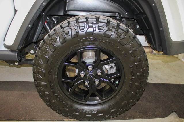 Used 2024 Jeep Gladiator Sport image 19