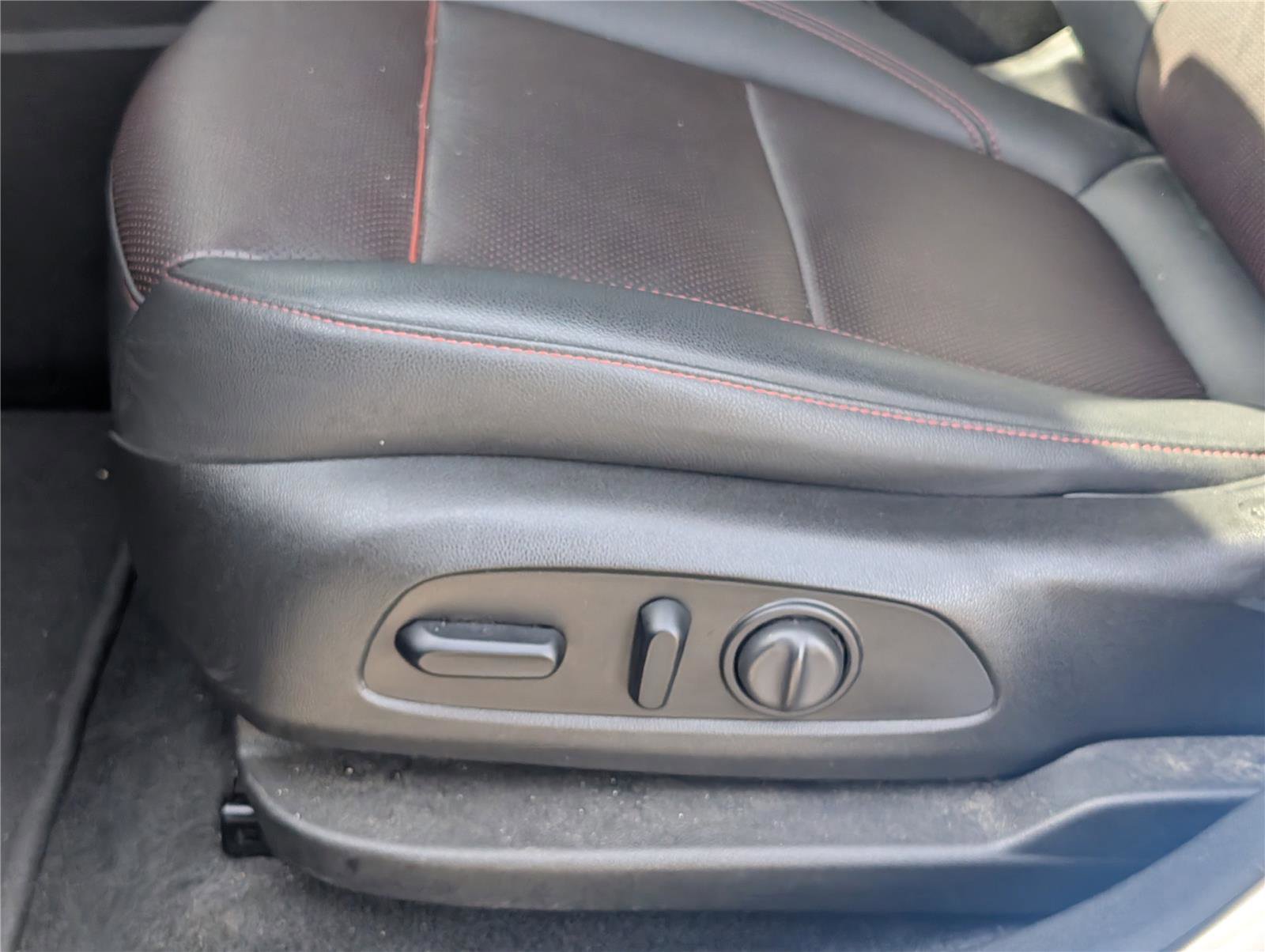 Used 2021 Chevrolet Blazer RS w/ Enhanced Convenience Package image 12