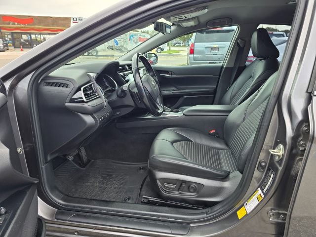 Used 2020 Toyota Camry SE image 9