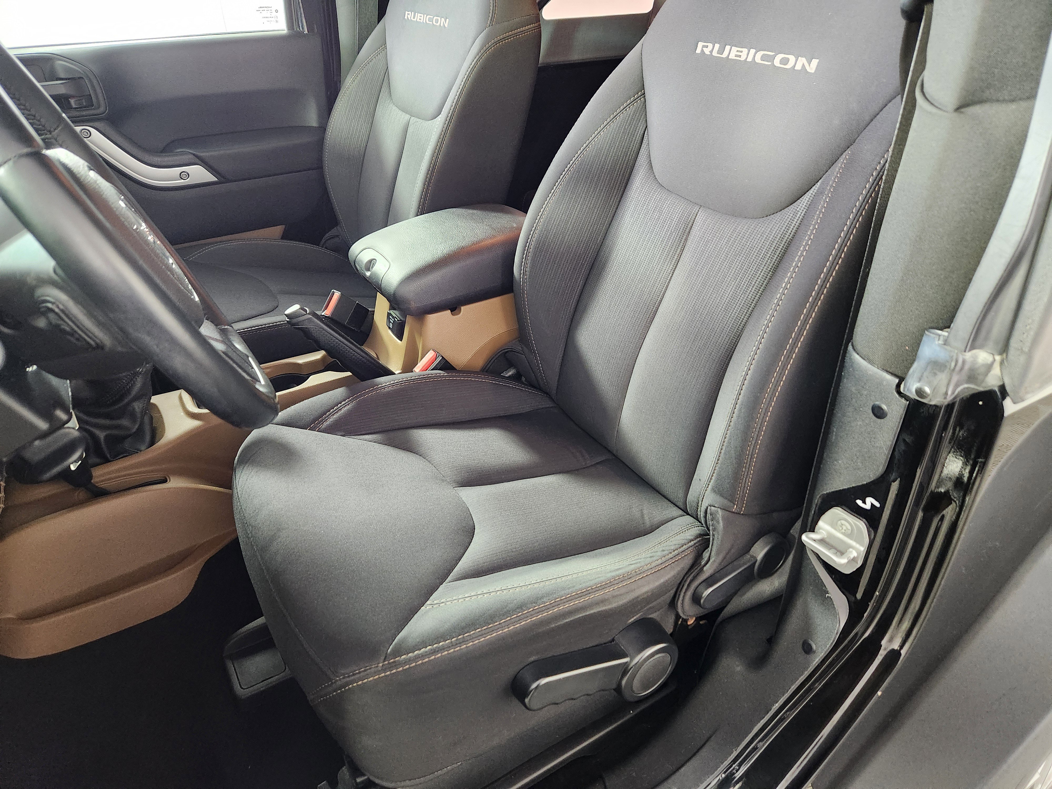 Used 2014 Jeep Wrangler Rubicon image 12