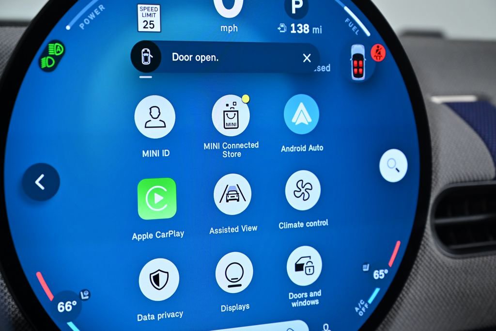 Used 2025 MINI Cooper 2-Door Hardtop image 16