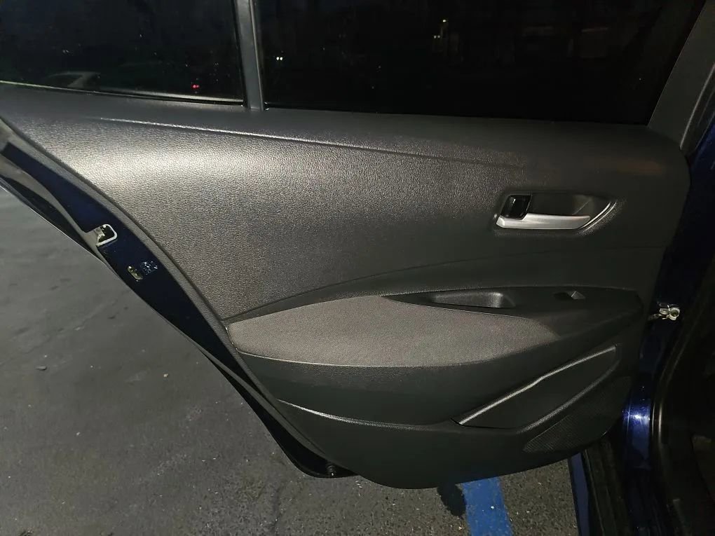 Used 2021 Toyota Corolla LE image 12