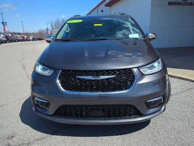 Certified 2023 Chrysler Pacifica Limited FWD image 3