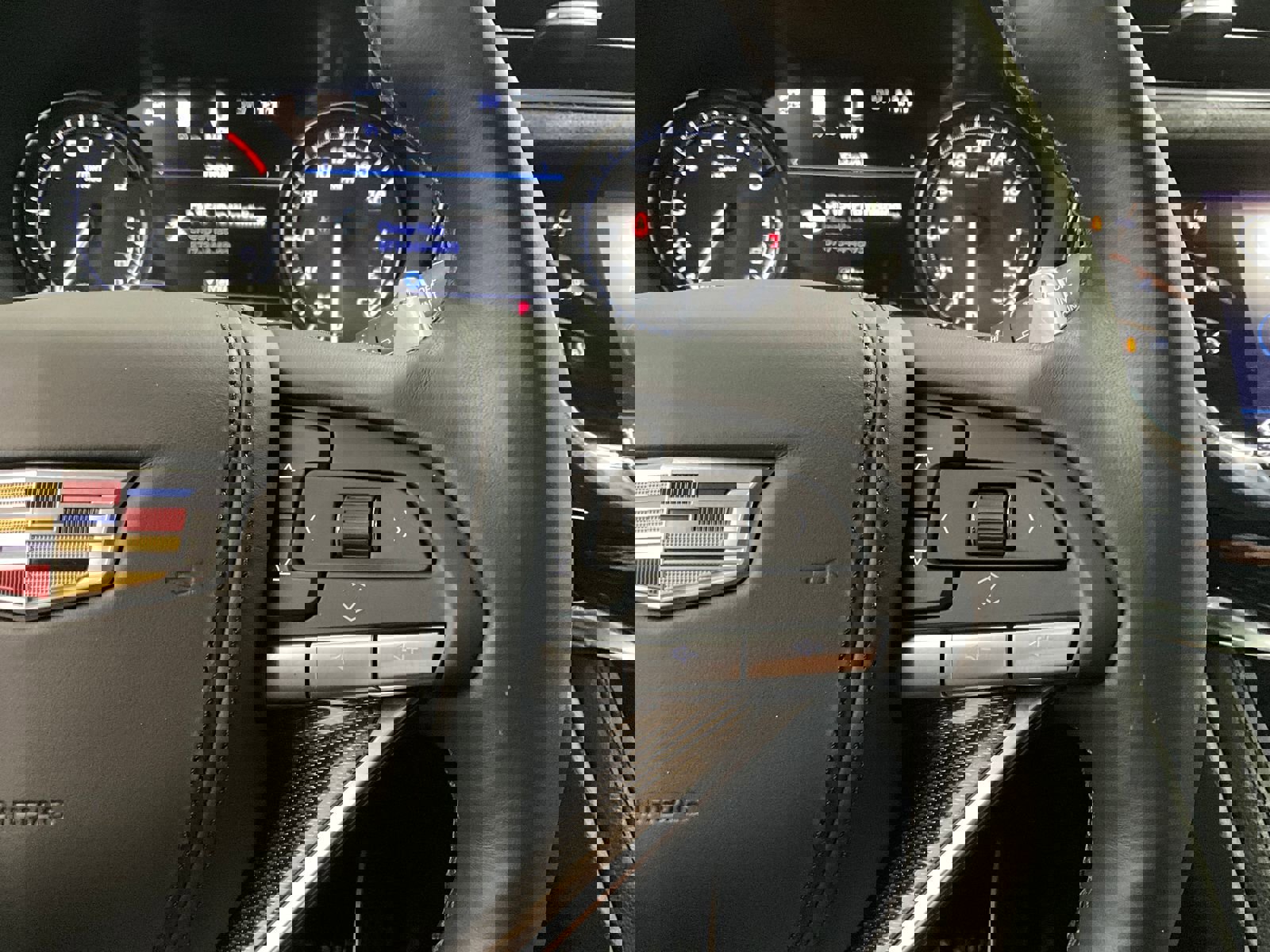 Used 2023 Cadillac XT6 Sport w/ Platinum Package image 17