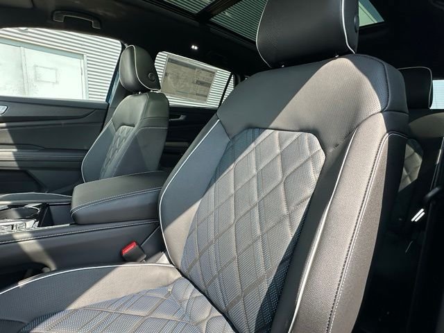 New 2026 Volkswagen Atlas Cross Sport SEL Premium R-Line AWD/4WD image 24