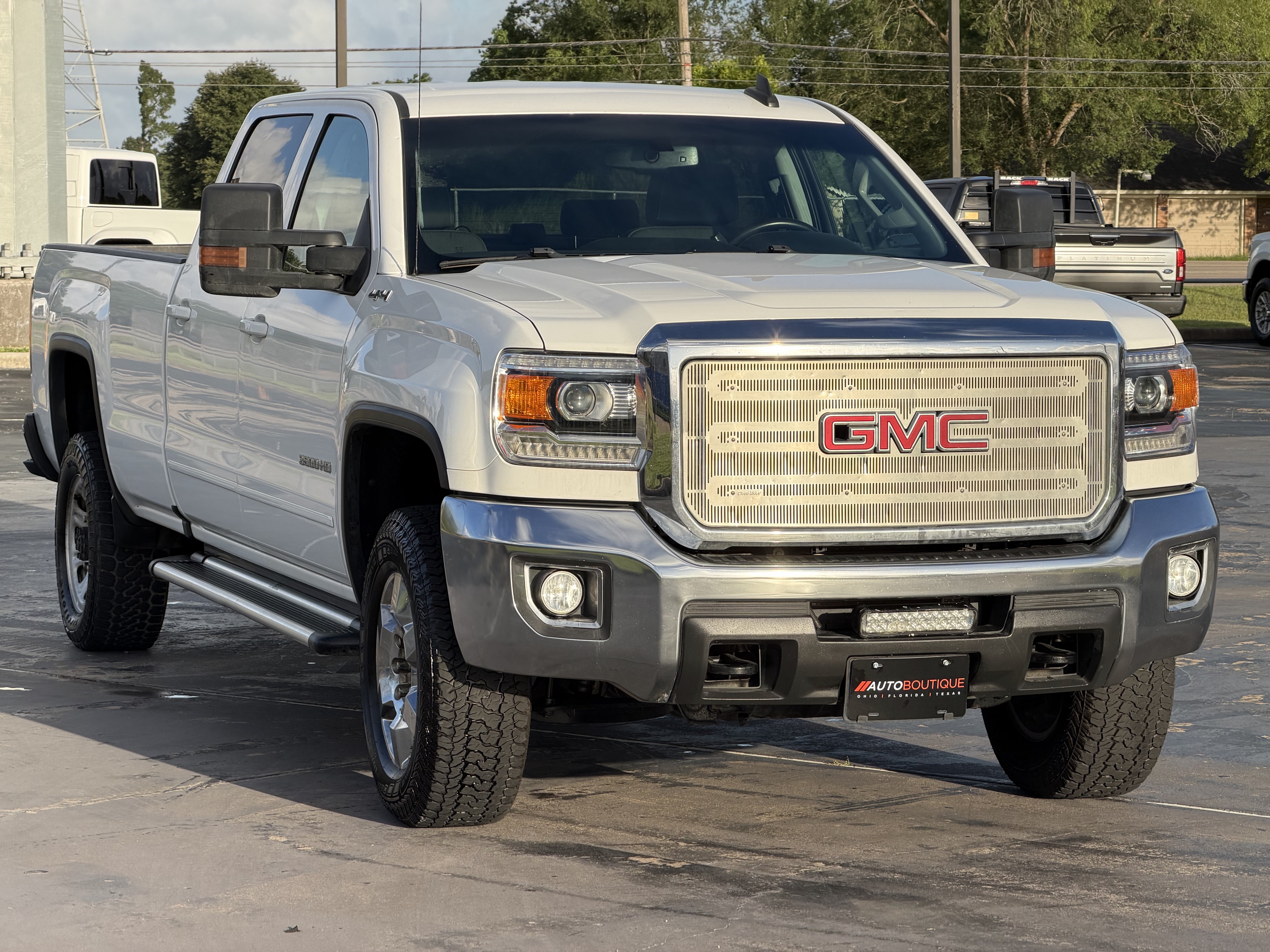 Used 2017 GMC Sierra 3500 SLE w/ SLE Fleet Preferred Package AWD/4WD image 3