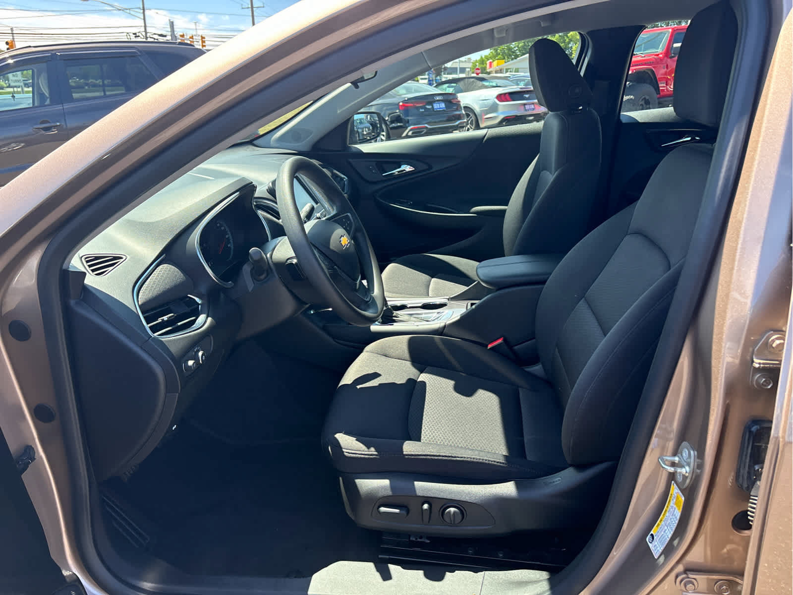 Certified 2018 Chevrolet Malibu LT FWD image 9