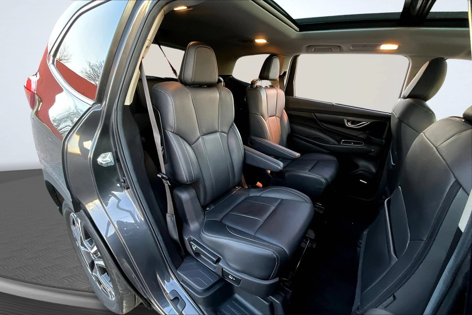 Used 2024 Subaru Ascent Limited w/ Technology Package AWD/4WD image 28