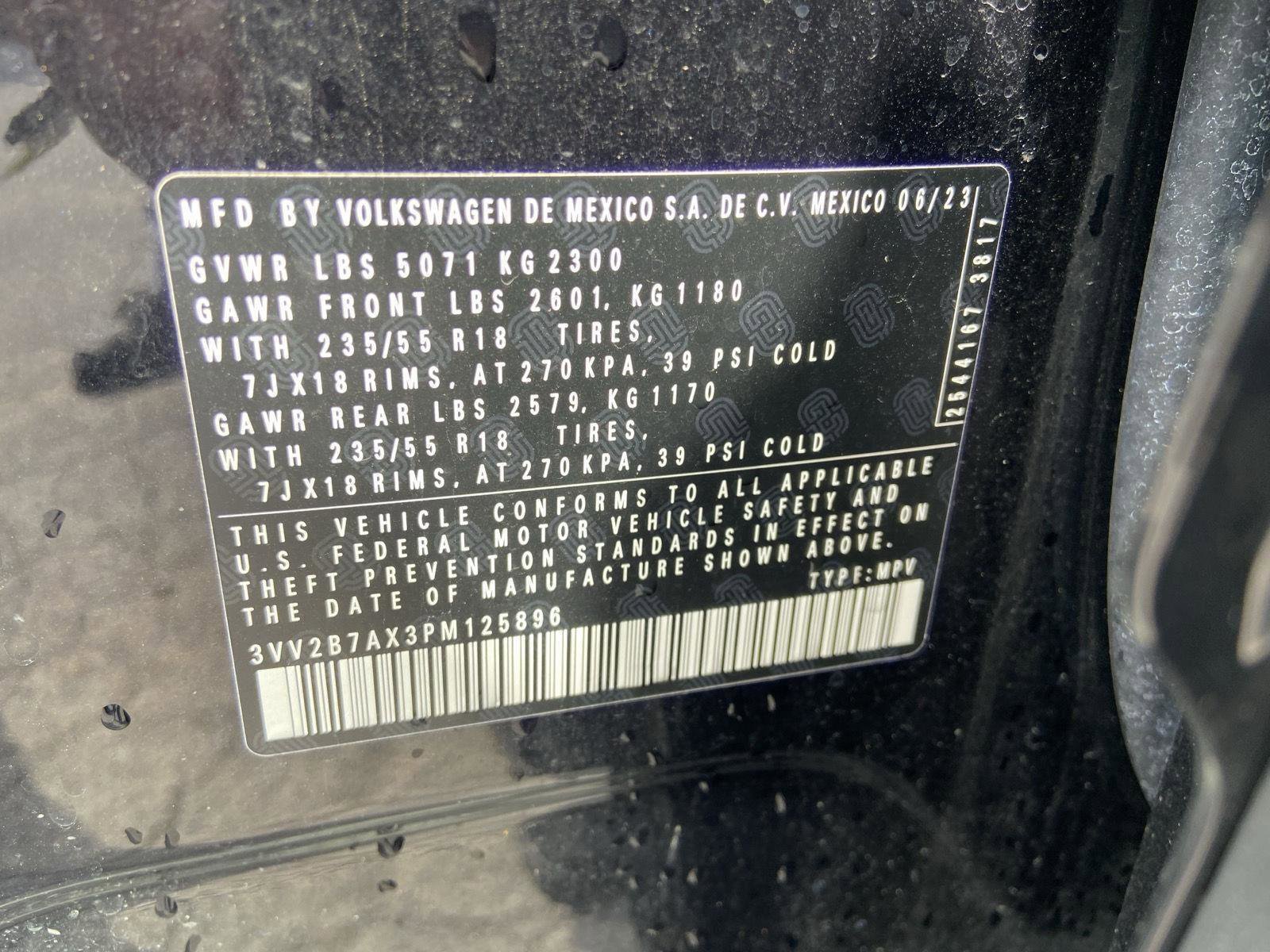 Used 2023 Volkswagen Tiguan SE AWD/4WD image 32