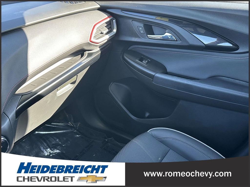 Certified 2023 Chevrolet TrailBlazer RS w/ Convenience Package image 32