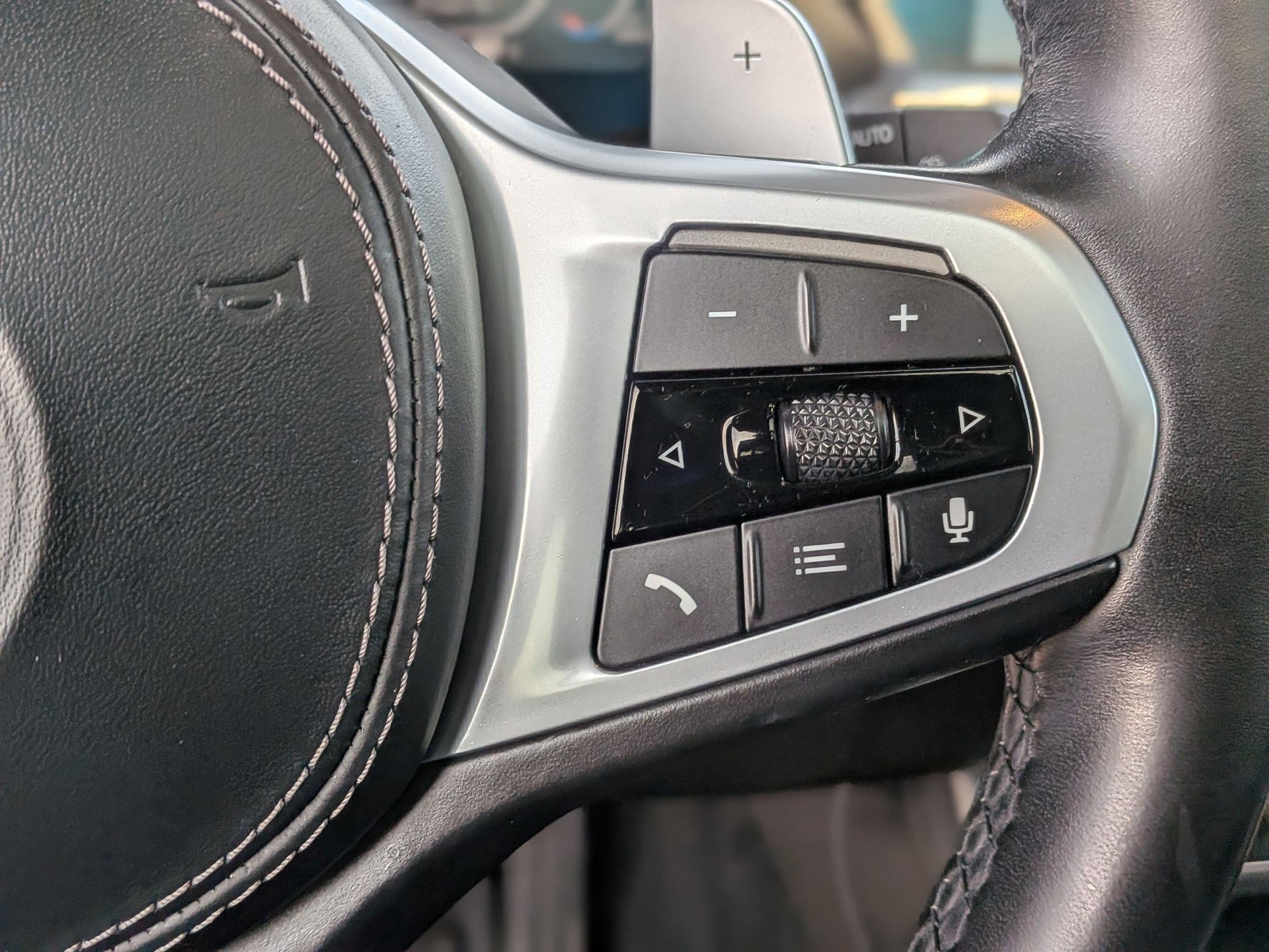 Used 2021 BMW X5 xDrive40i w/ M Sport Package image 17