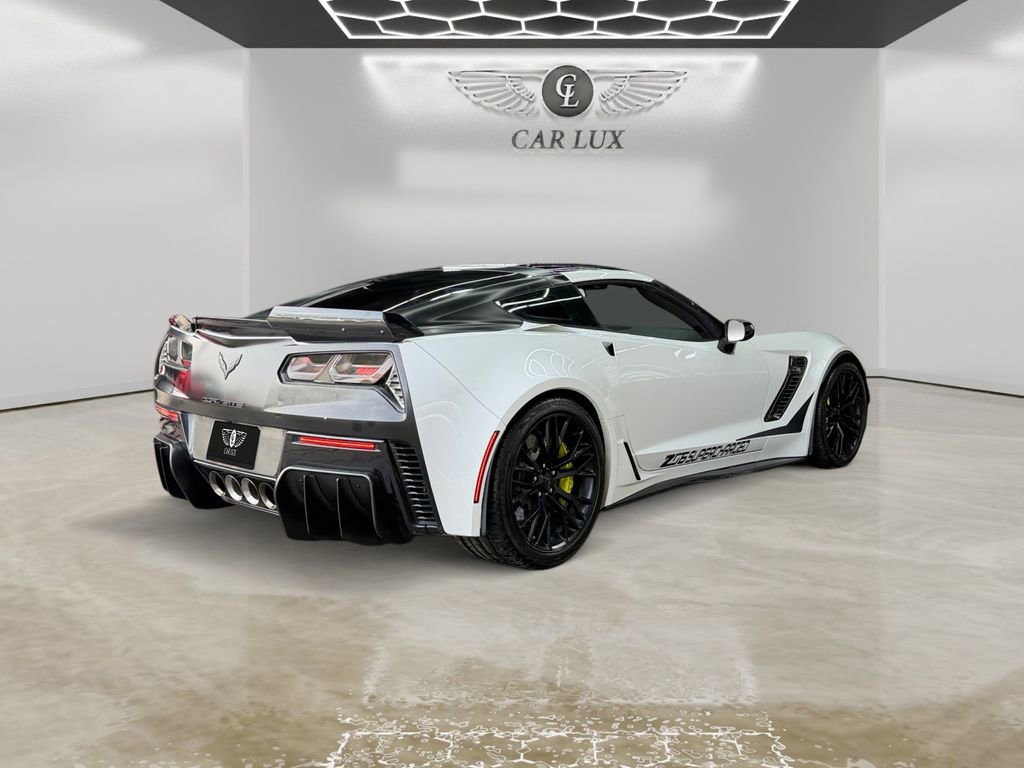 Used 2016 Chevrolet Corvette Z06 w/ 3LZ Preferred Equipment Group image 5
