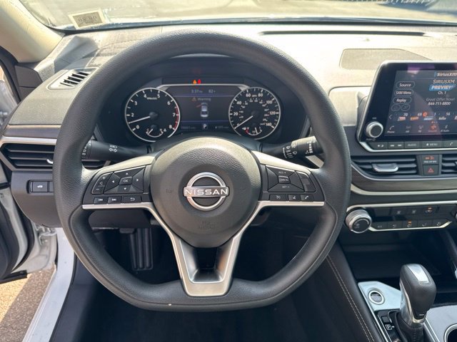Used 2023 Nissan Altima 2.5 SV FWD image 10