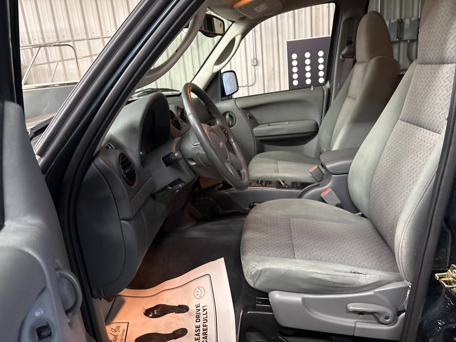 Used 2005 Jeep Liberty Renegade image 2