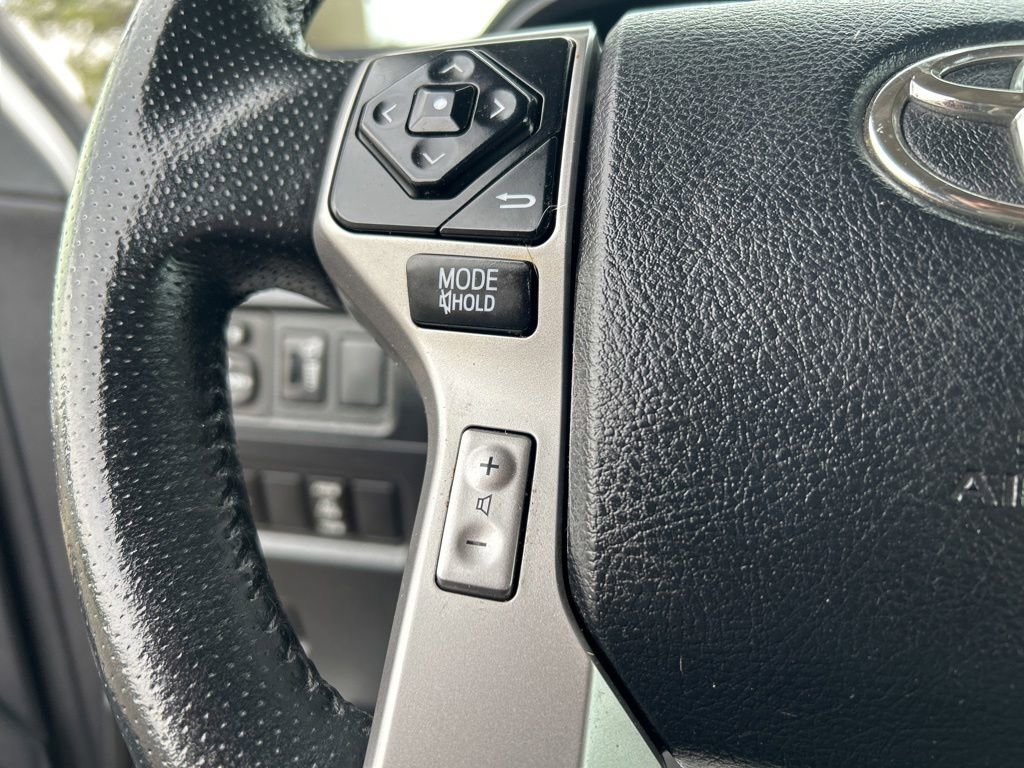 Used 2014 Toyota 4Runner SR5 AWD/4WD image 24