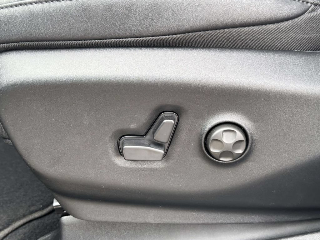 New 2026 Chrysler Pacifica Select FWD image 28