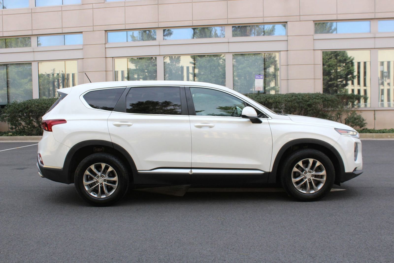 Used 2019 Hyundai Santa Fe SE FWD image 6