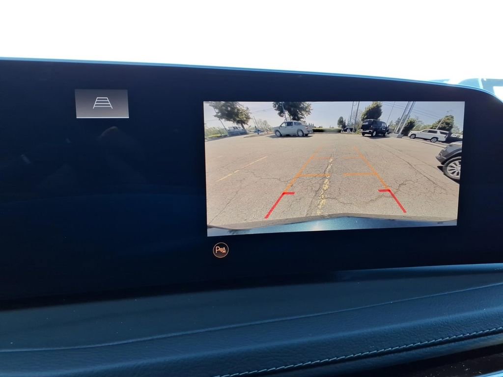 Used 2024 Cadillac XT4 Premium Luxury w/ Cold Weather Package AWD/4WD image 19