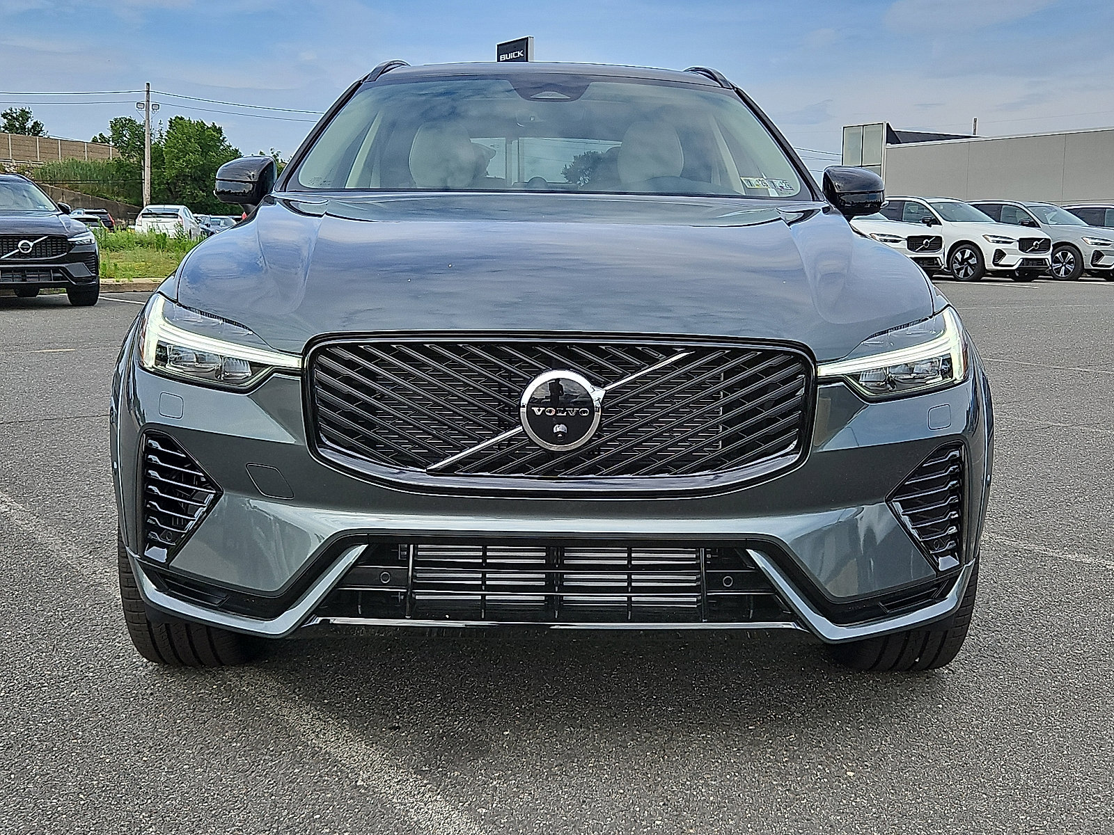 New 2026 Volvo XC60 T8 Ultra image 2