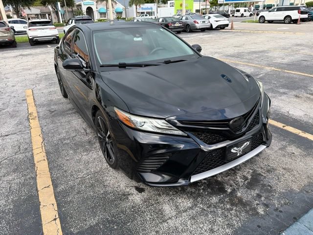 Used 2018 Toyota Camry XSE FWD image 3