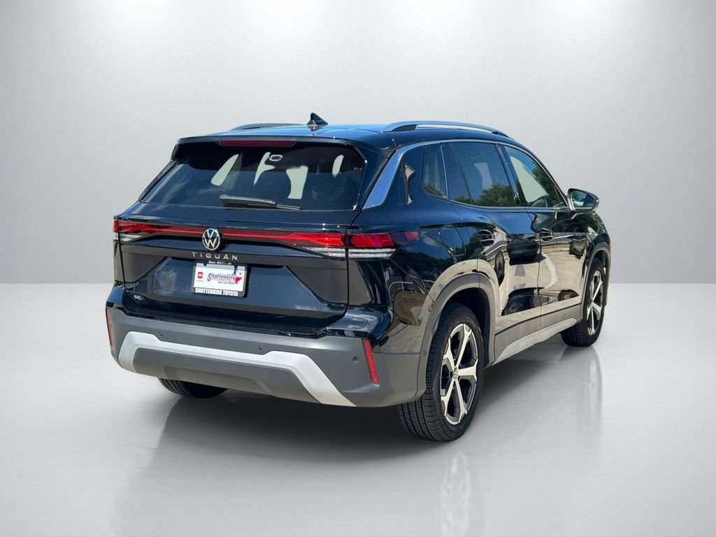Used 2026 Volkswagen Tiguan SE FWD image 5
