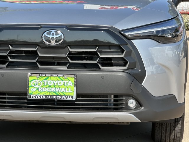 Used 2026 Toyota Corolla Cross XLE w/ Convenience Package FWD image 8