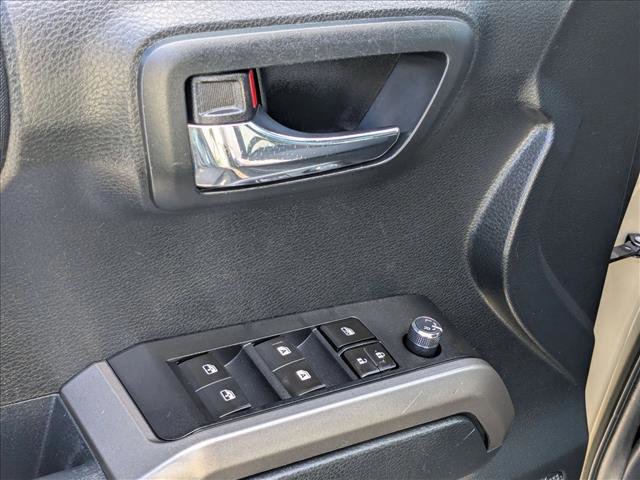 Used 2016 Toyota Tacoma TRD Off-Road image 11