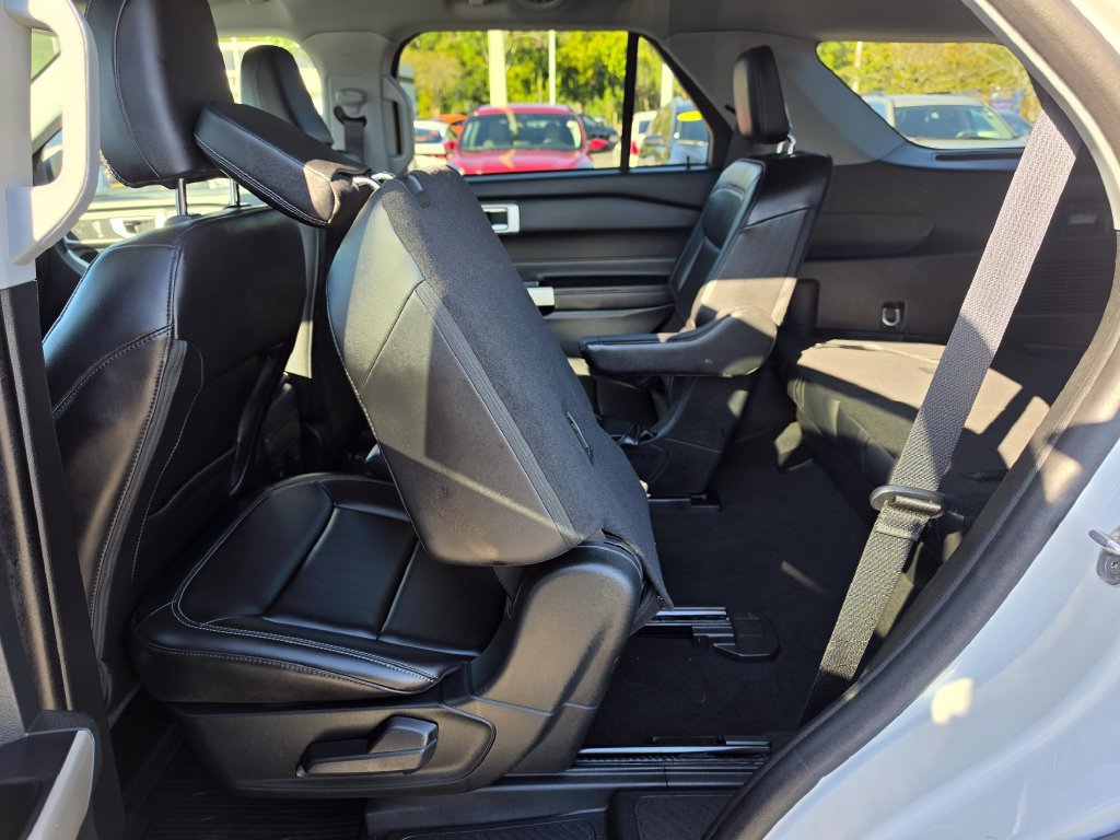 Used 2023 Ford Explorer XLT w/ Equipment Group 202A RWD image 35