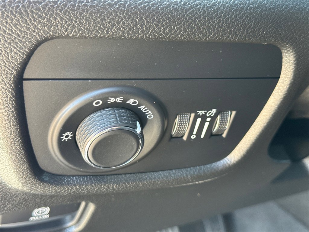 Used 2021 Jeep Grand Cherokee L Laredo image 26
