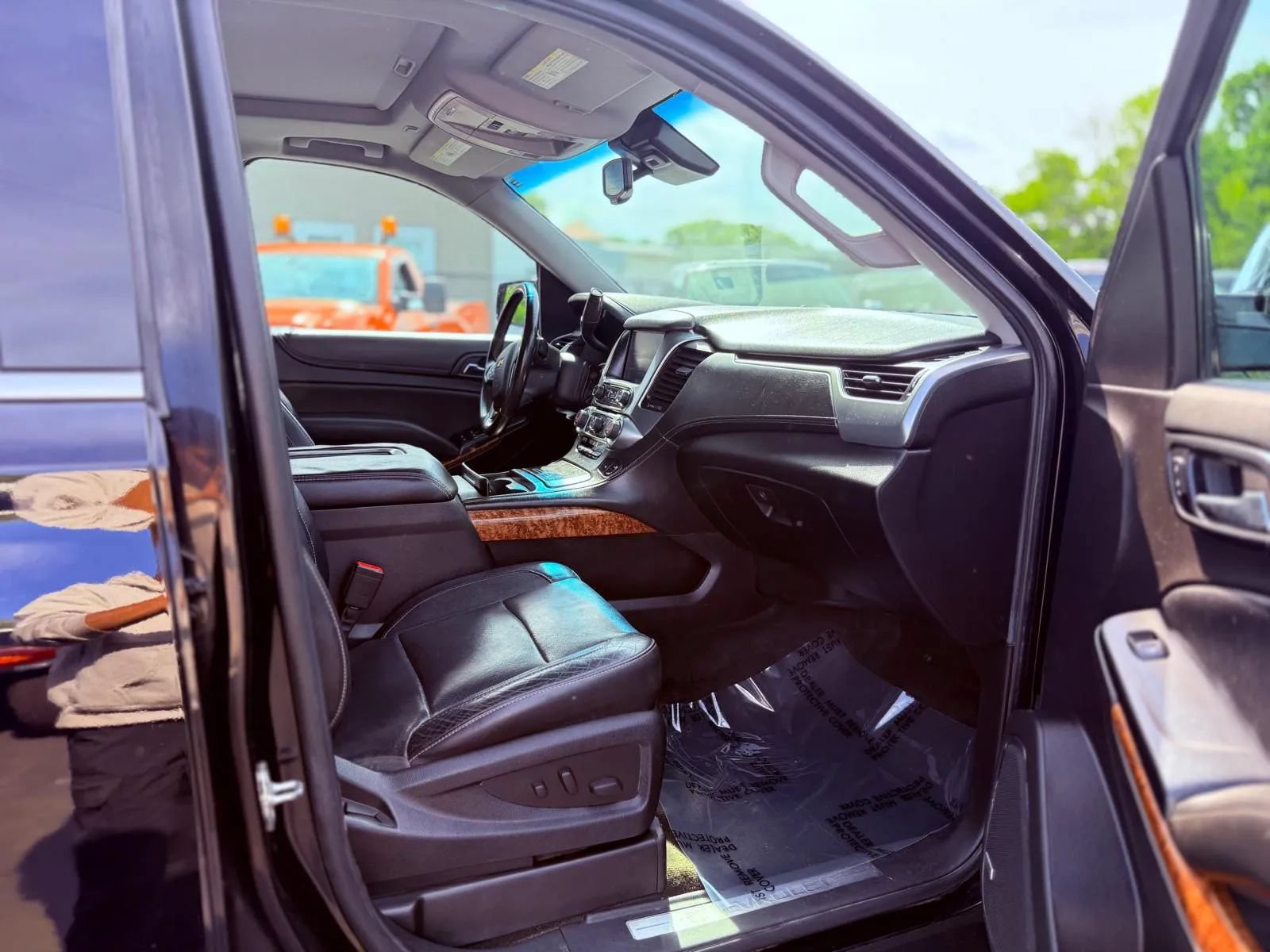Used 2015 Chevrolet Tahoe LTZ AWD/4WD image 27