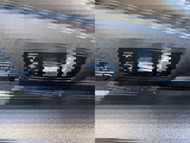 Used 2022 BMW M850i xDrive Convertible w/ Driving Assistance Package image 17