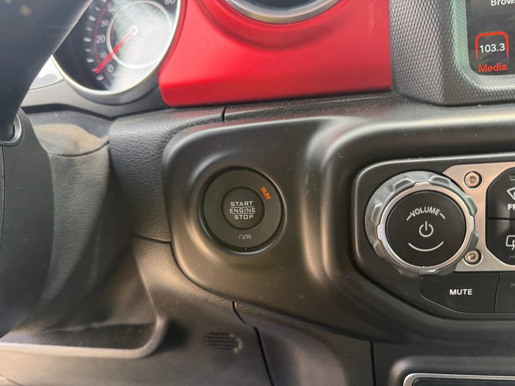 Used 2022 Jeep Gladiator Rubicon w/ LED Lighting Group AWD/4WD image 18