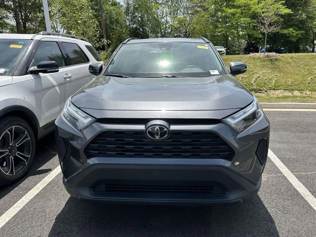 Used 2022 Toyota RAV4 XLE w/ Convenience Package image 2