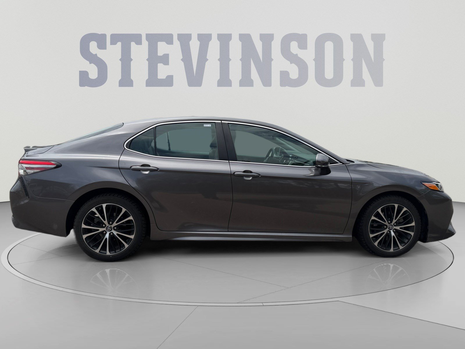 Used 2018 Toyota Camry SE w/ Moonroof Package FWD image 6