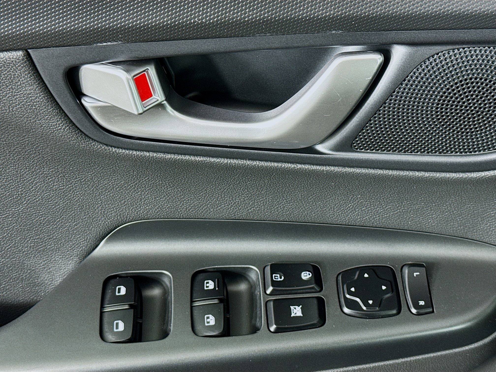 Used 2023 Hyundai Kona Limited image 23