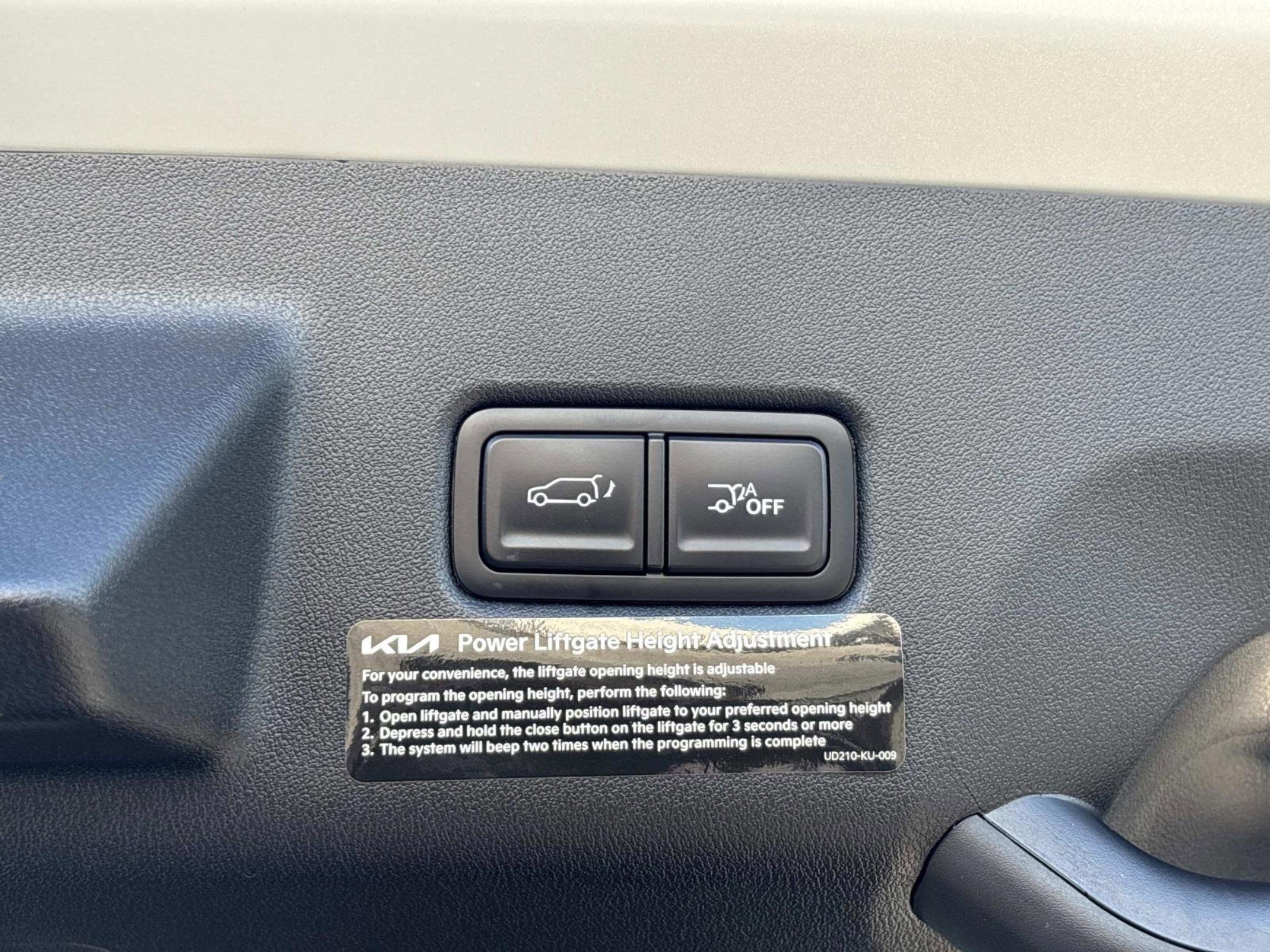 New 2027 Kia Telluride S image 13