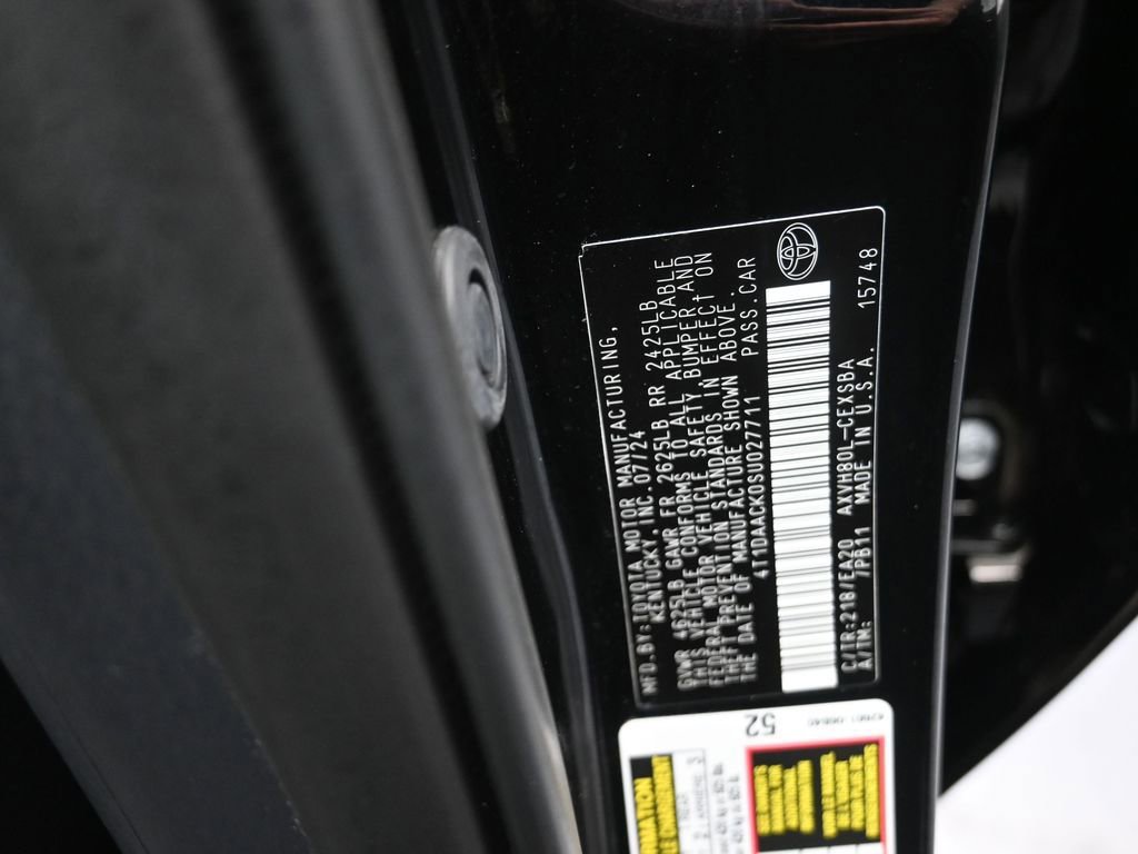 Used 2025 Toyota Camry SE w/ Convenience Package image 10