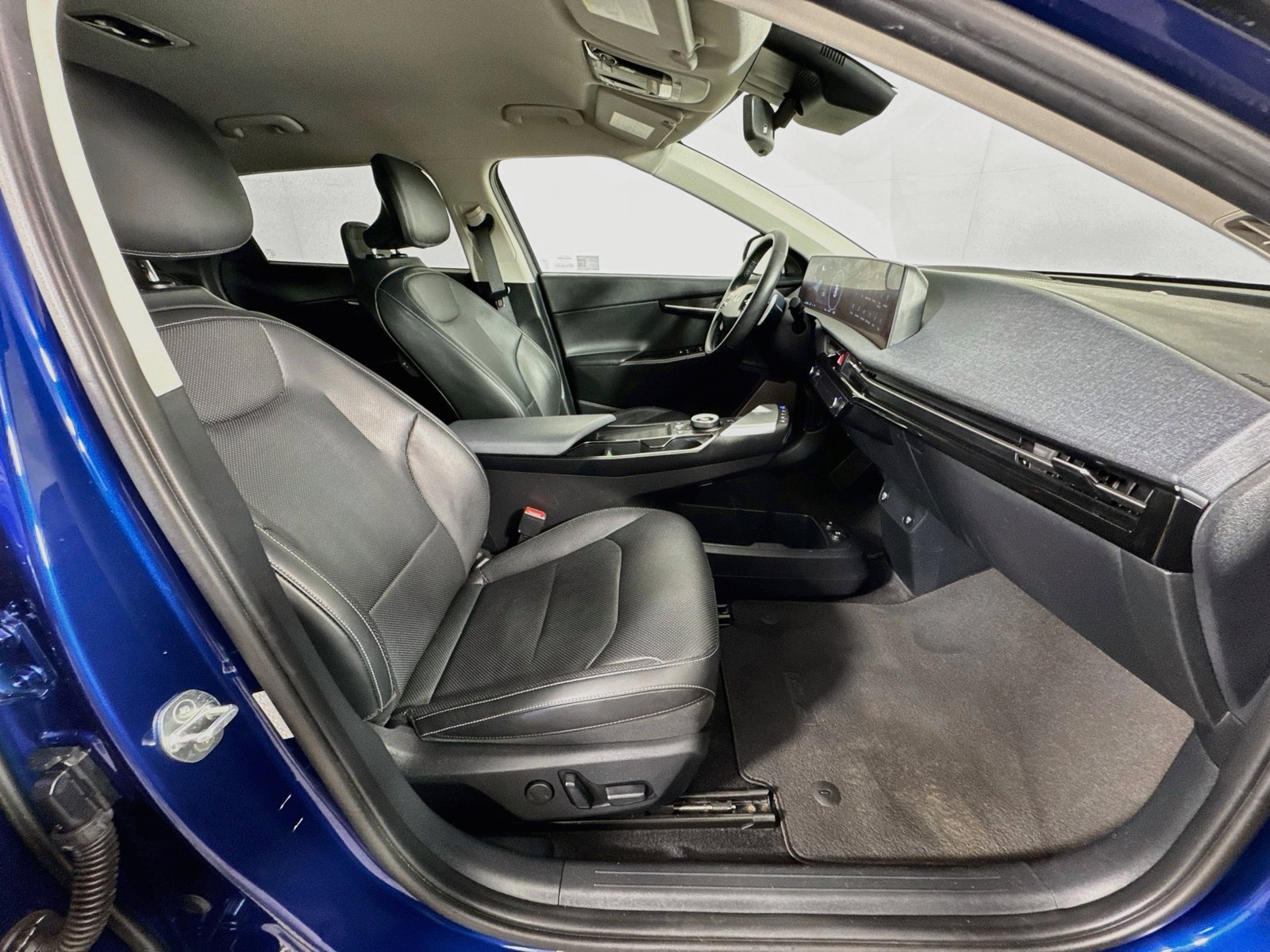 Used 2023 Kia EV6 Wind w/ Wind Technology Package AWD/4WD image 28