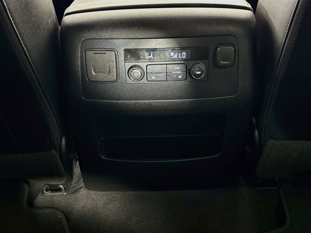 Used 2020 Chevrolet Tahoe LT w/ Luxury Package RWD image 26