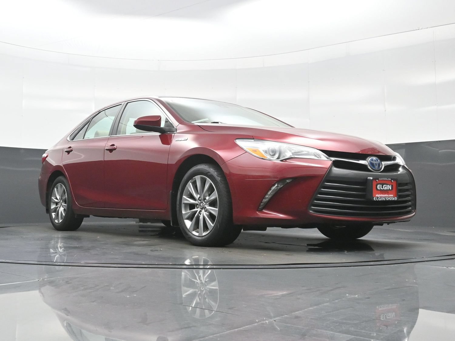 Used 2017 Toyota Camry XLE w/ Moonroof Package FWD image 28