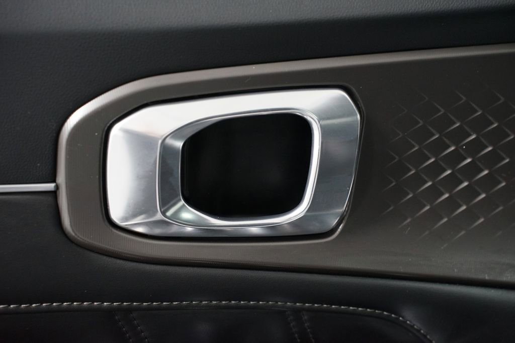 Used 2025 Kia Sorento SX image 35