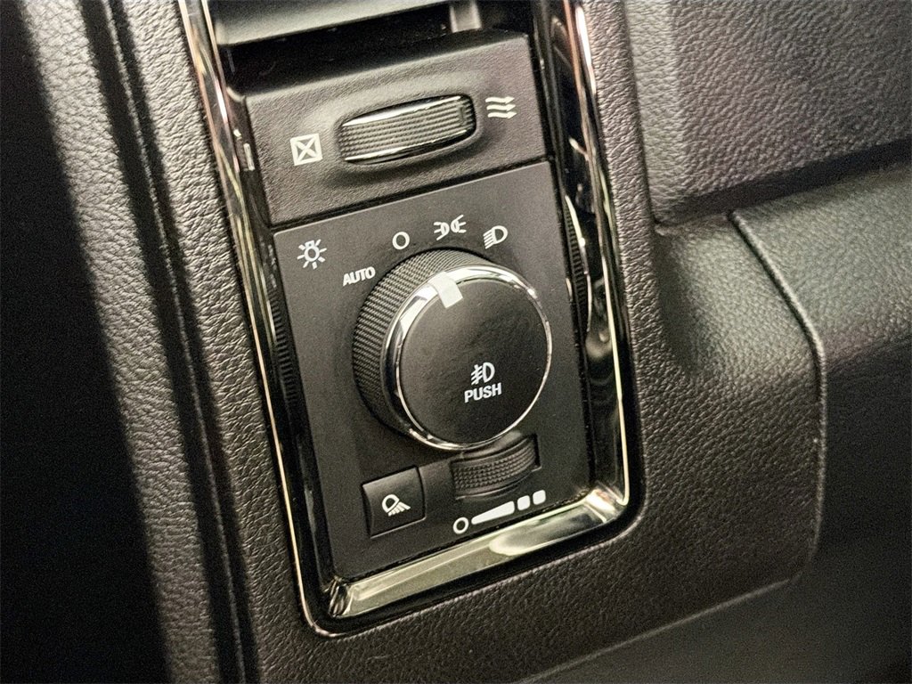 Used 2017 RAM 1500 Sport image 10