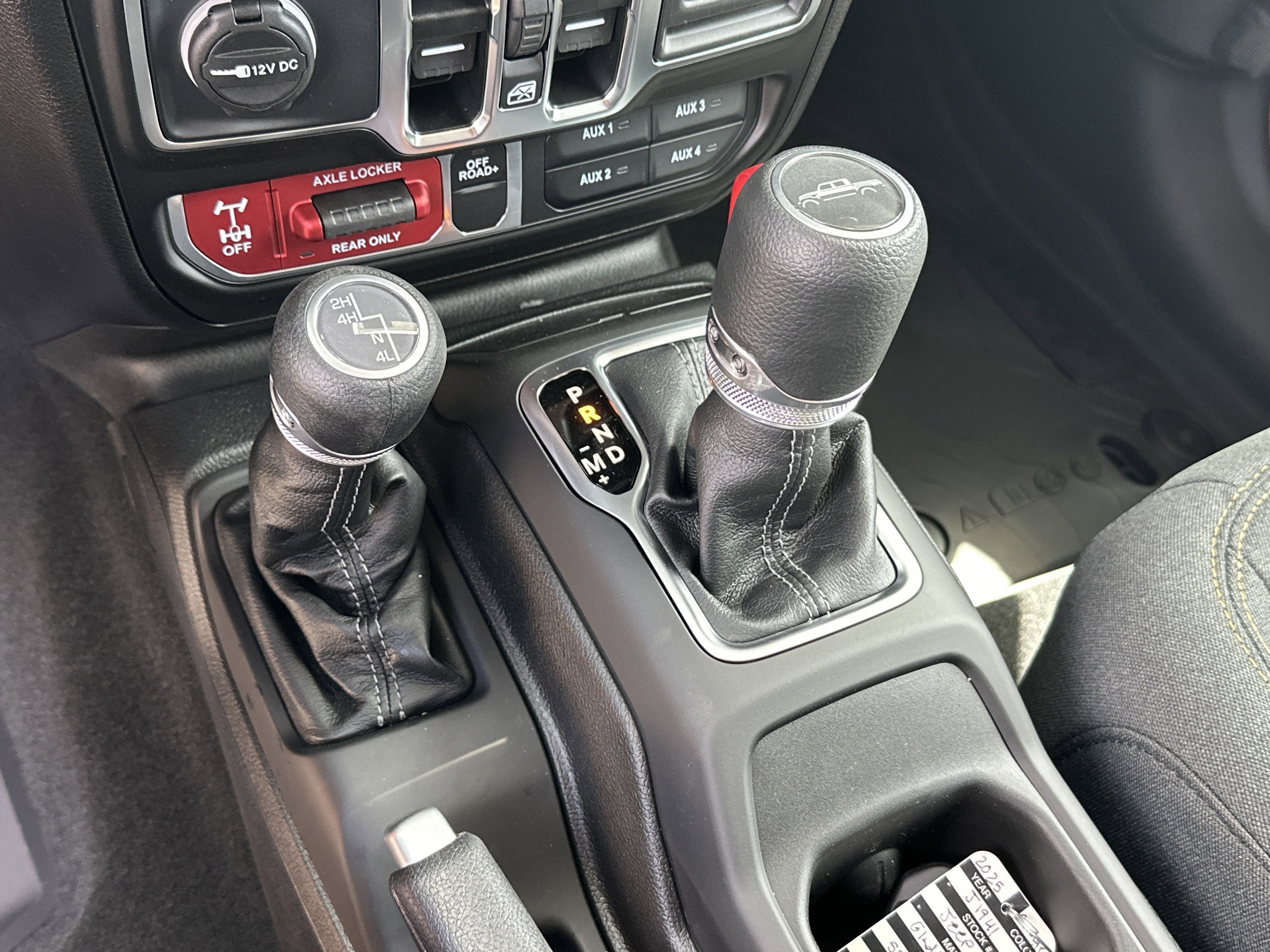 New 2025 Jeep Gladiator Willys image 25