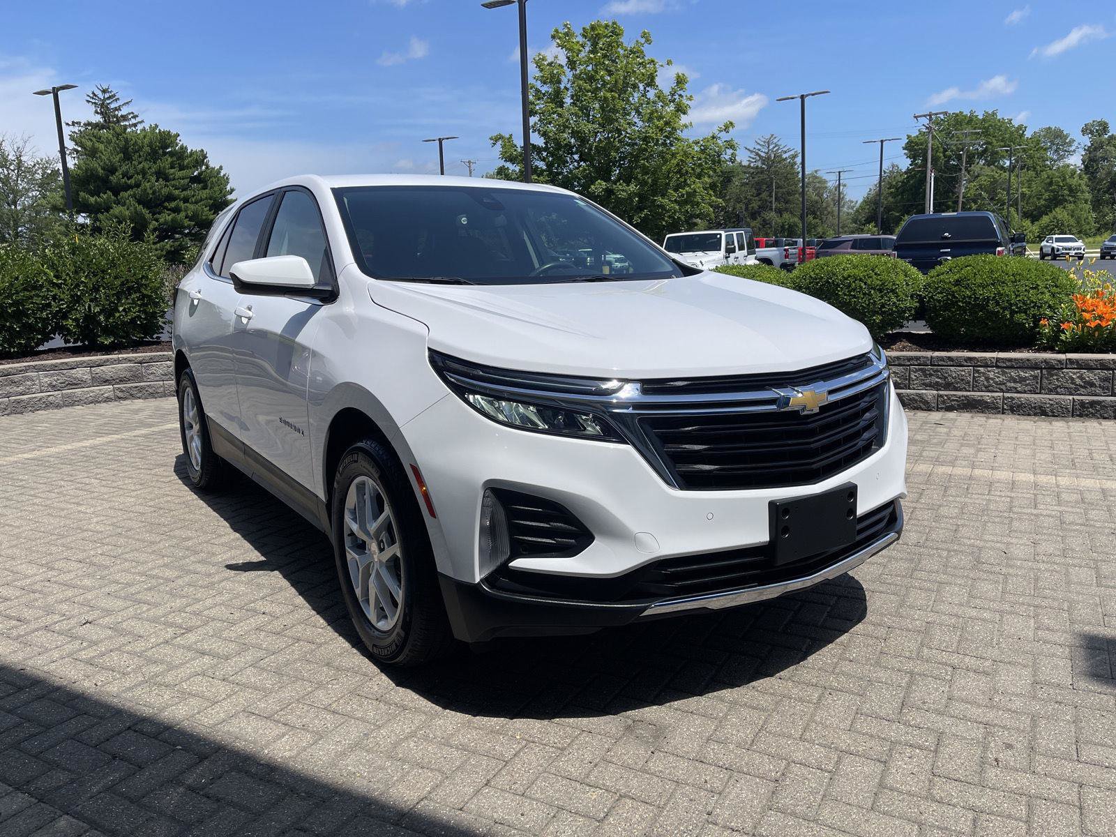 Used 2024 Chevrolet Equinox LT w/ LPO, Floor Liner Package FWD image 7