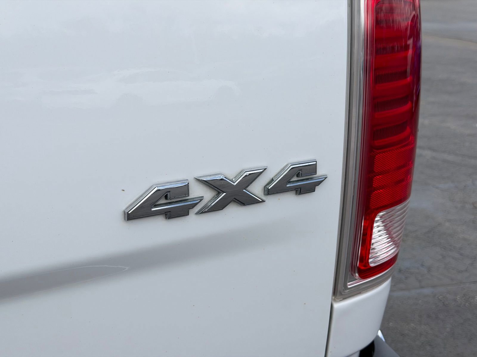 Used 2014 RAM 1500 Laramie w/ Convenience Group image 32